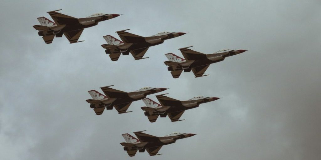 photo by ux gun six fighter jets